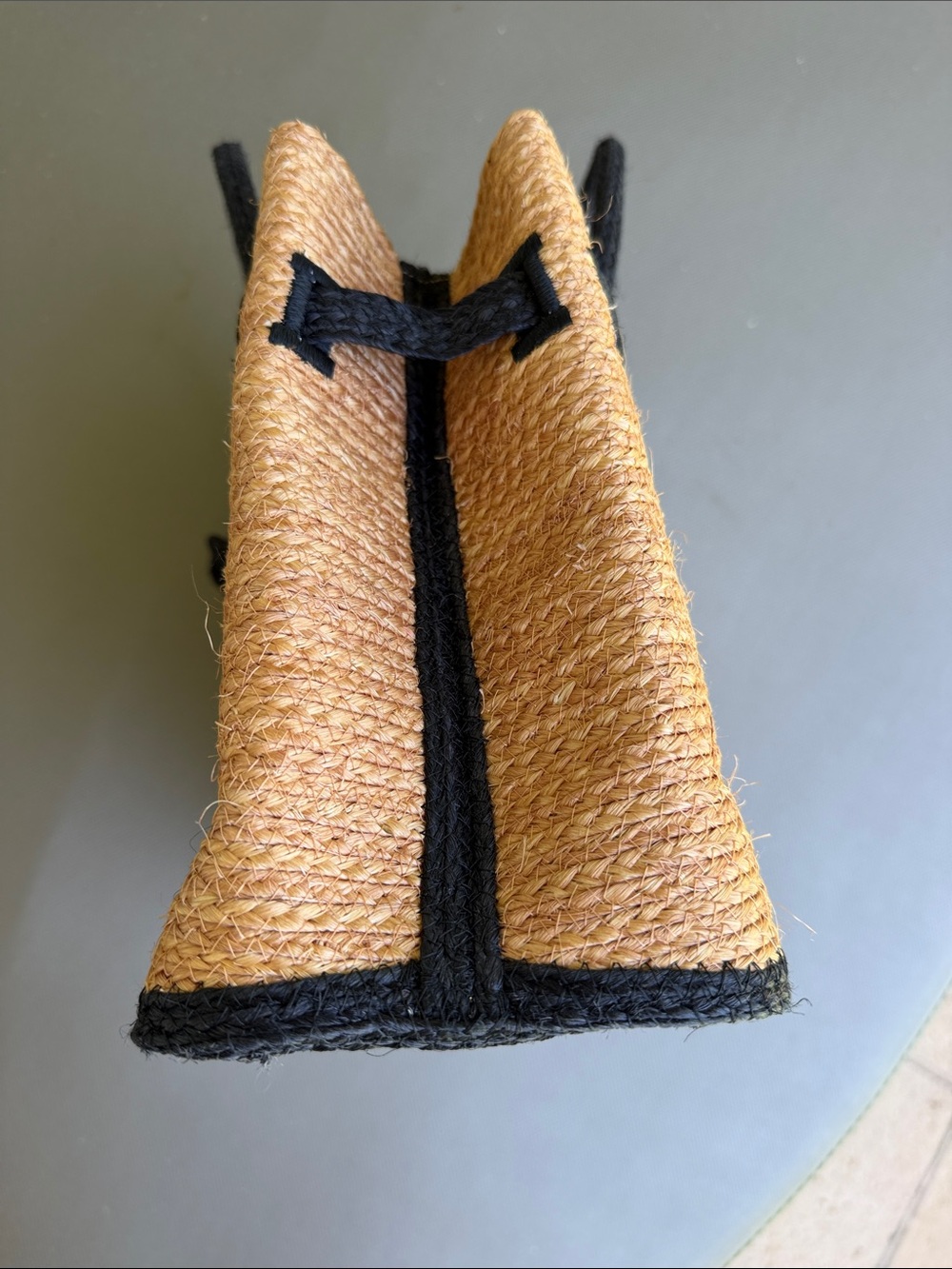 Woven Straw Birkin Style Purse with Navy Trim/Accents and Gold tone hardware. - Picture 3 of 10